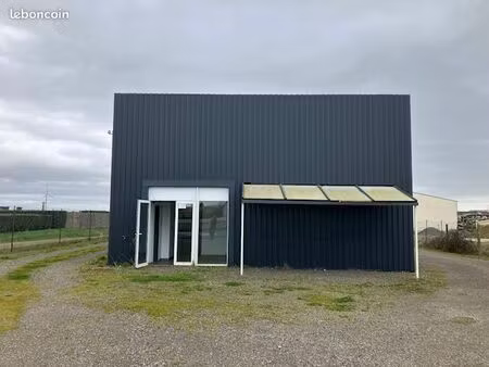 local professionnel à louer – 208 m² – longeville-sur-mer (zone artisanale)