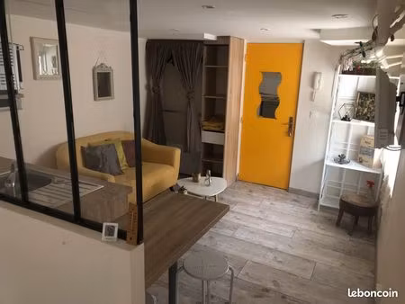 loue studio etudiant meublé y compris eau électricité chauffage. montereau quartier réside