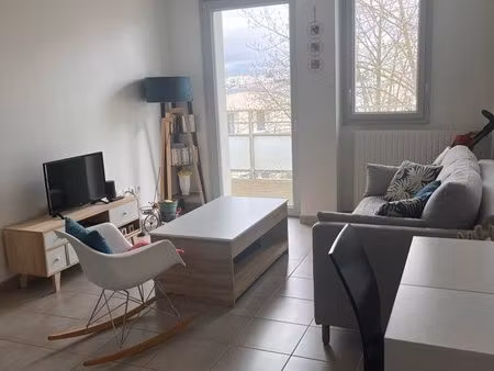 à louer : superbe t2 meublé  lumineux avec balcon et place de parking