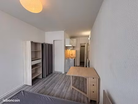 à louer studio meublé
