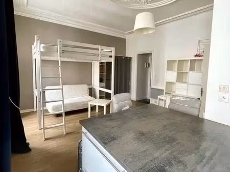 studio 1 pièce 27 m²