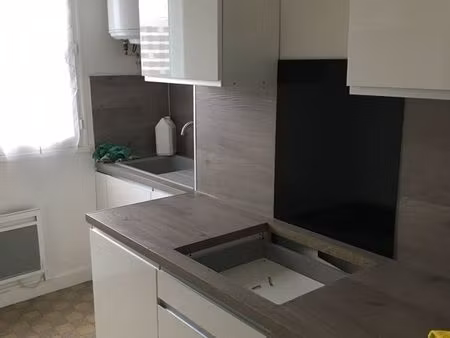 t3 55m2 loué traversant au calme à villeurbanne (métro laurent bonnevay  la soie)