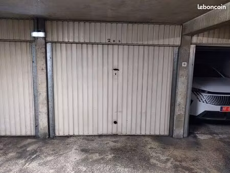 loue parking box fermé bd carnot