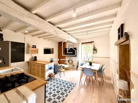 maison de village avec extérieur et stationnement – montanay centre