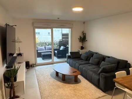 superbe t3 de 63 m² refait à neuf avec garage – résidence récente  calme et sécurisée – va