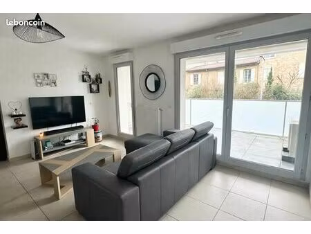 appartement . 3 pièces . 65m²