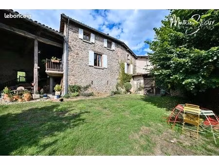 maison 7 pièces 161 m²