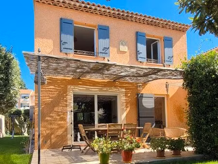 très belle villa t4/5 de 105m² sur 357m² de jardin clos et arboré