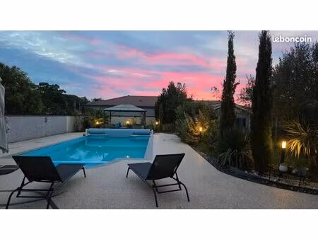 vila • grande piscine • 5 pièces • 4 chambres • 150 m² • 870 m² de terrain