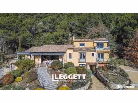 maison 10 pièces 334 m²