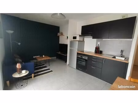 loue appartement t2 + terrasse + garage / pierre bénite bld de l'europe