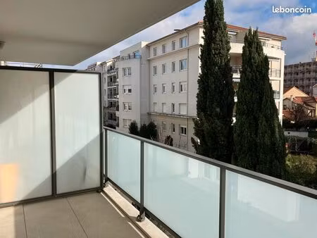 2 pièces 38m2 meublé  calme / terrasse et garage