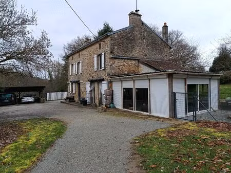 a vendre maison de caractere avec 3 gites sur 2 ha