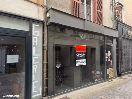 local commercial 60 m²