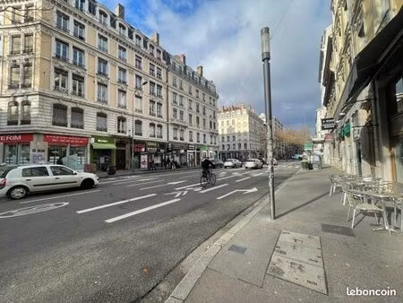 pressing/teinturerie 65 m²