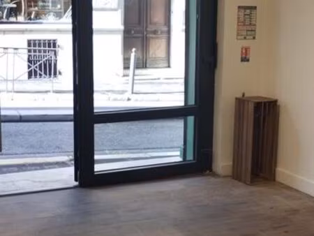 superbe local commercial rue breteuil