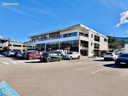 local à louer commercial saint-esteve