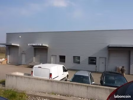 local 209 m² taluyers