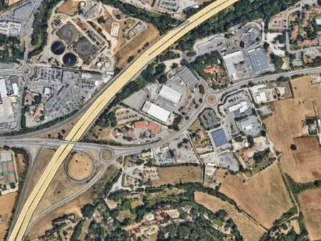 local salon de toilettage 73 m²