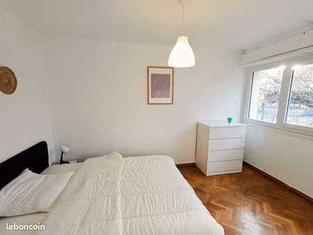 ? ? t2 meublé entièrement rénové – à 200 m du métro