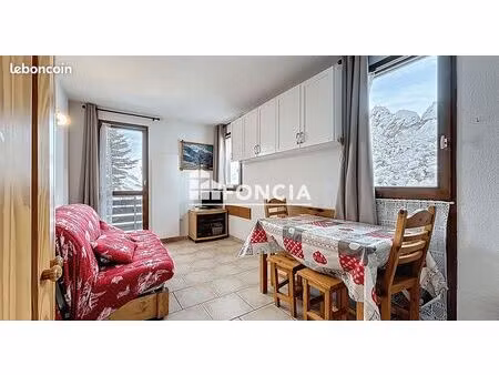 studio + cabine au pied des pistes aux menuires