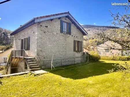 maison t4 en pierres