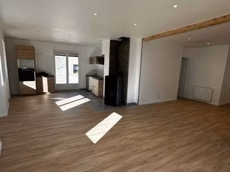 t3 lumineux avec jardin  garage et cave