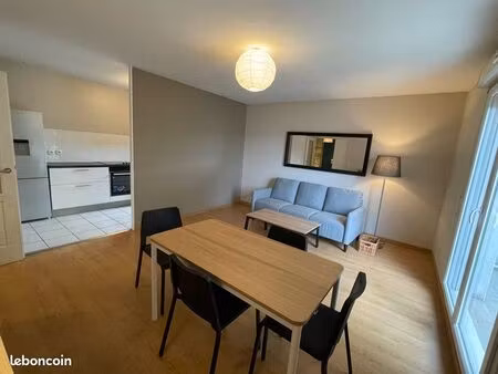 t3 67m2 avec terrasse de 10m2 et parking