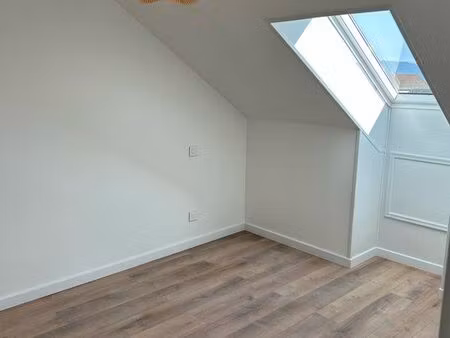 duplex 90 m² – 3 chambres avec rangements + bureau – centre village – disponible début avr