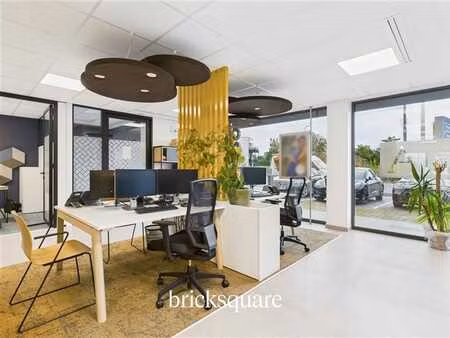 belles surfaces commerciales louées et en excellent état