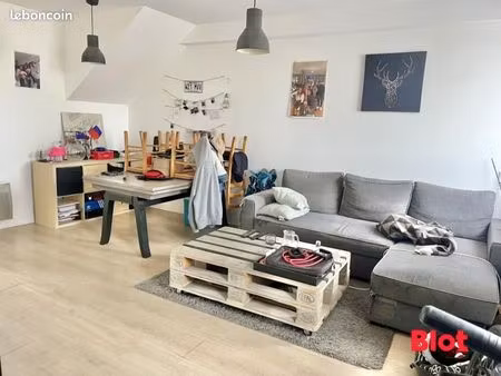 immeuble 12 pièces 247 m²