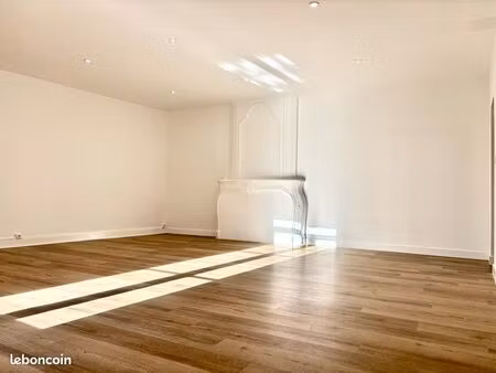 superbe duplex 80 m² avec terrasse – 3 chambres – hyper centre