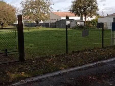 terrain viabilisé 653m2