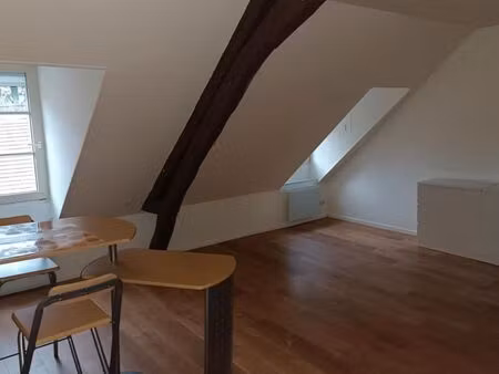 a louer - t2 - très bon état  30m2  hypercentre de mamers