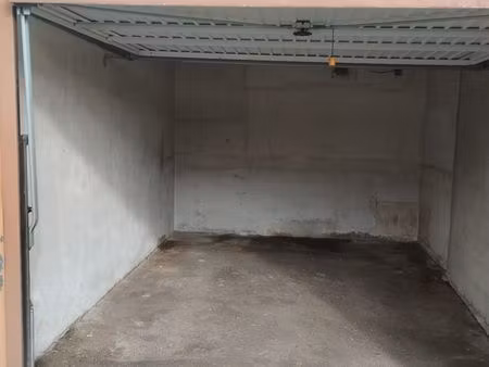 garage box 14 m2 de plein pied