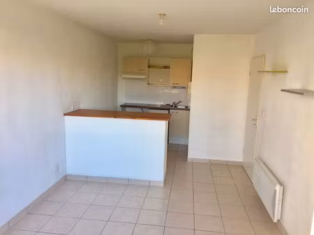 location t2 saint seurin sur l'isle