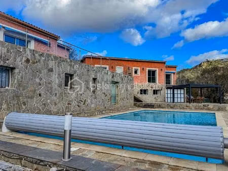 demeure de 570 m² à chateauvert