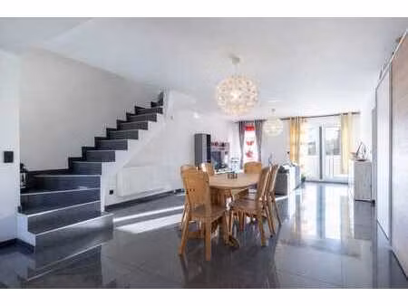 magnifique duplex 3 ch avec terrasse et garage à arlon