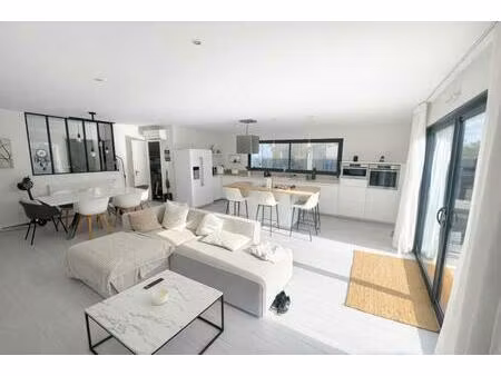 villa t4 clés en main à 2km du centre du village