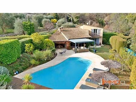le tignet (alpes maritimes)  villa avec piscine  parcelle 2700m2