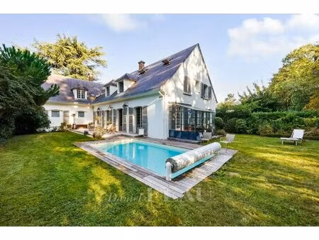 versailles glatigny – a spacious property with a garden and a swimming pool with id 288328