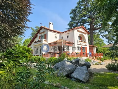 bâtisse d'exception à navarrenx