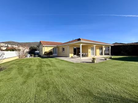 maison haut de gamme à mur sur allier