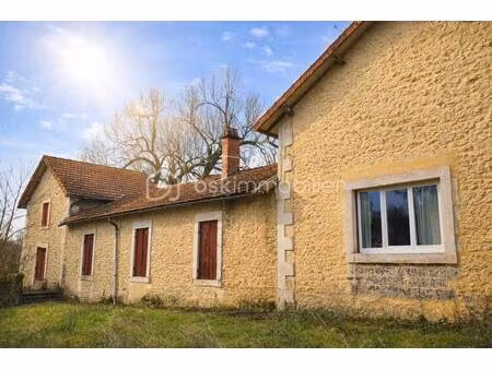 grande longere en pierre et maison d'habitation