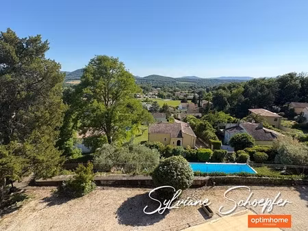 aux portes de montélimar : appartement rénové dans un château avec parc privé et piscine