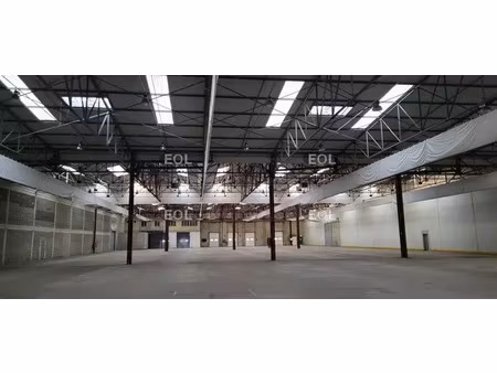 entrepôt avec bureaux de 6 215 m² à louer - mâcon (71)