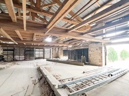 bâtiment de caractère à fort potentiel de transformation