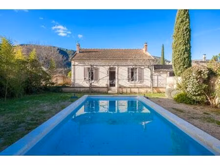 a vendre  luberon  maubec  maison avec jardin  piscine et studio attenant