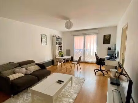 location appartement 2 pièces 52 m² à nantes (44000)