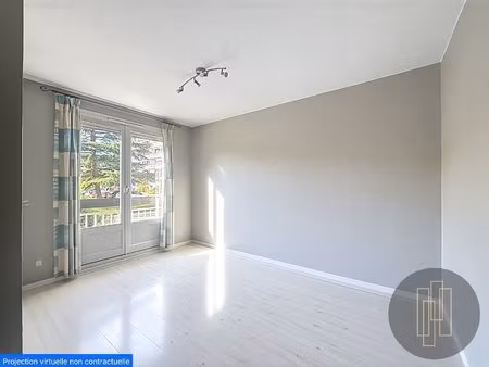 champ fleuri - local profession libérale 98.27 m² - balcon 8.32 m² - loggia et cave